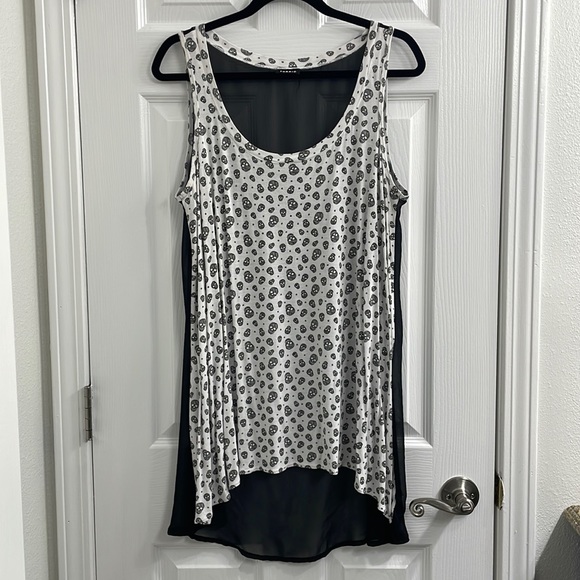 torrid Tops - 🖤 Torrid skull print tank top